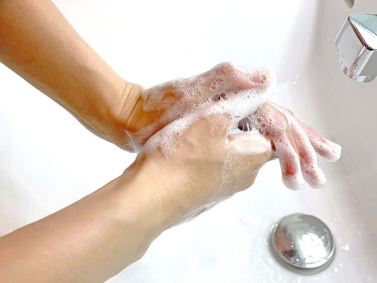 クレンジングの前にしっかり手を洗う